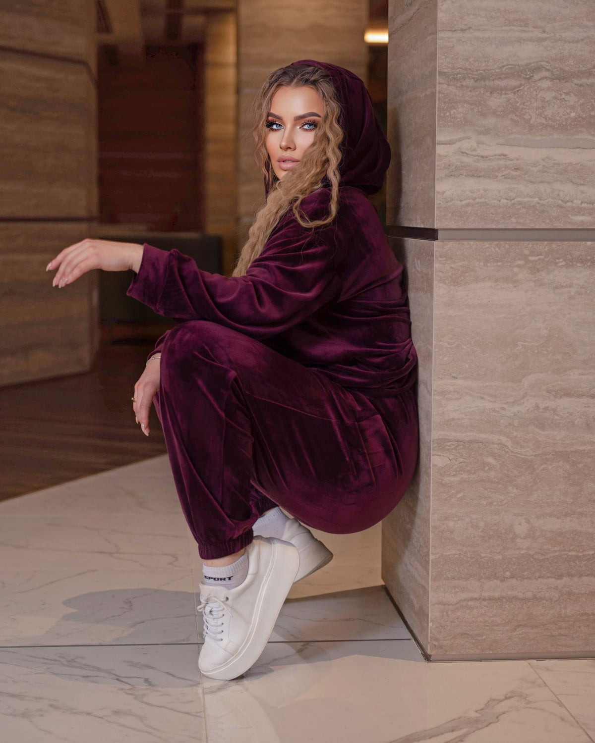 Trening din catifea Bela Moda, bluză cu fermoar și pantaloni lejeri